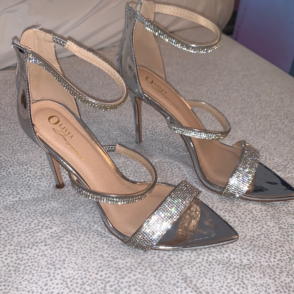 Pointy sparkle heels